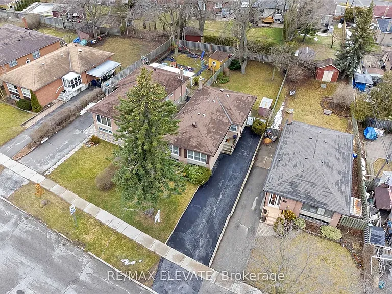 56 Amberdale Dr — Photo 2