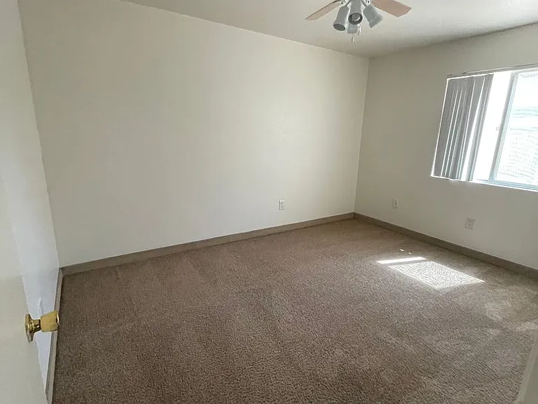 Canyon Club Apartments — Photo 43