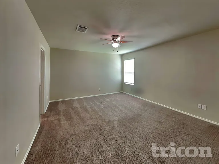 1876 Heather Glen Dr — Photo 7