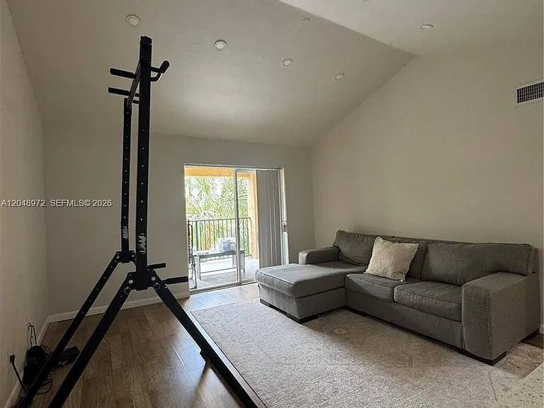 733 Riverside Dr #1236 — Photo 2