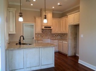 204 Kelly Dr, Victoria, TX 77904