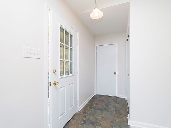 4th image of 8442 Scarsdale Dr