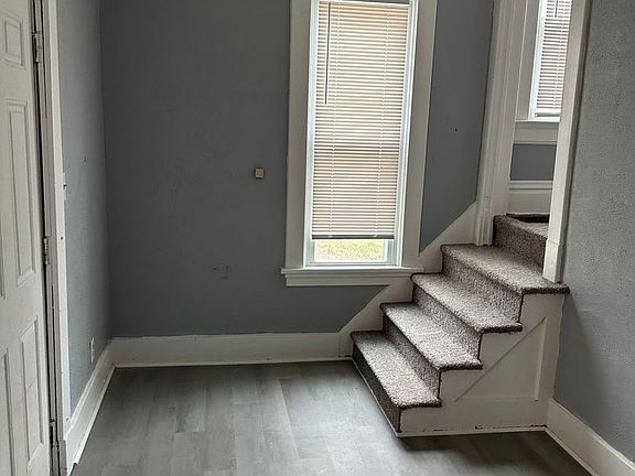 5th image of 108 Columbia Ave