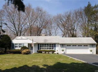 18 Pheasant Dr, West Nyack, NY 10994
