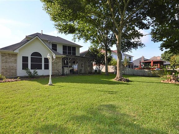 3rd image of 3411 Bayou Forest Dr