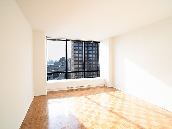 4th image of 525 E 72nd St APT 29i