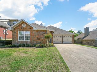 1159 Calvert Dr, Cedar Hill, TX 75104