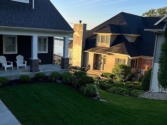 5th image of 408 W Crooked Lake Dr