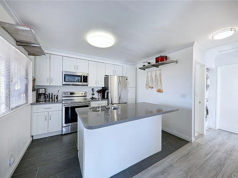 216 N Alhambra Ave — Photo 5
