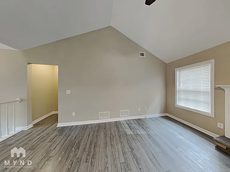 205 Ivy Ct — Photo 11