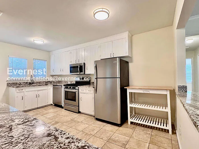 2535 S Pittsburg Ave — Photo 3