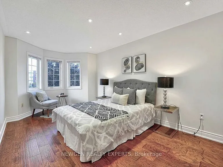 68 Root Cres E #UPPER — Photo 17