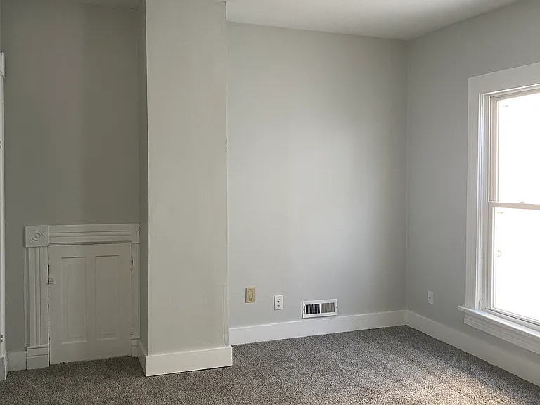 211 Burns Ave — Photo 10
