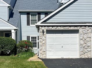 327 Hale Dr, Holland, PA