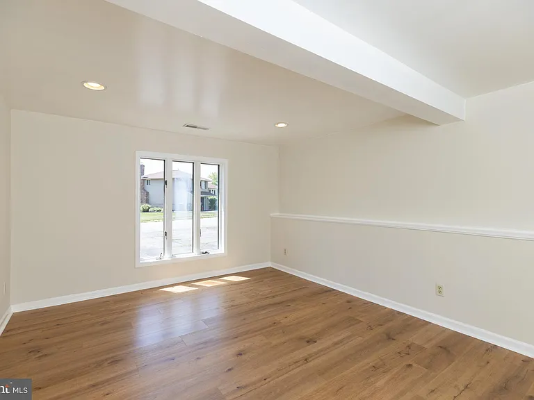 6013 Madeline Dr — Photo 3