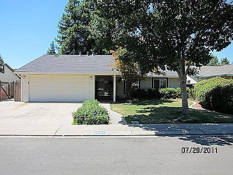 2nd image of 1921 Canyon Oak Dr