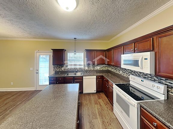4th image of 3605 Belvidere Ct