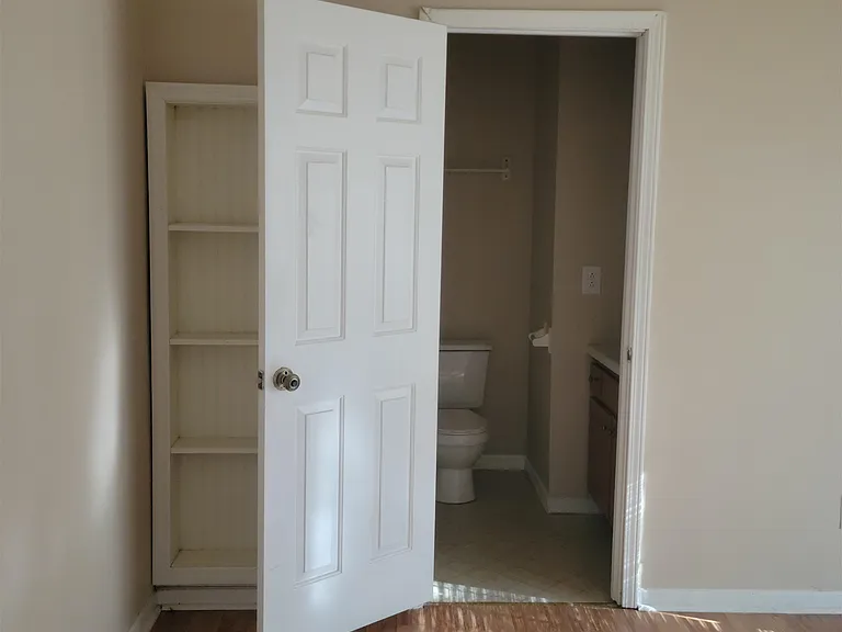 37 Evergreen Ave #B — Photo 10