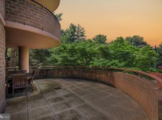 10101 Grosvenor Pl APT L16, North Bethesda, MD