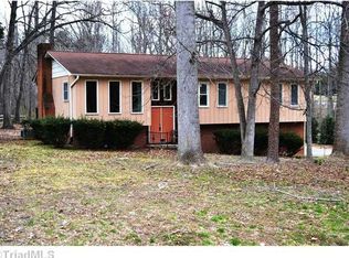 2867 Shetland Dr, Winston Salem, NC 27127