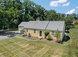 180 Poppasquash Rd, Bristol, RI 02809
