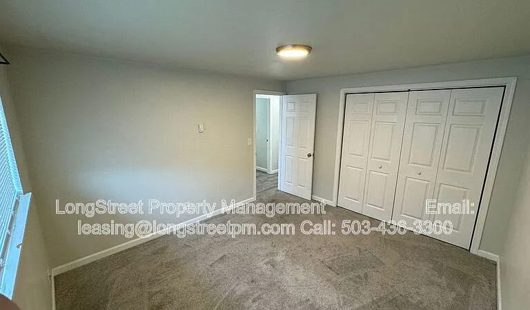 329 SW 10th St #4 — Photo 11