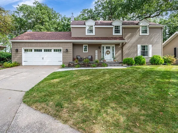 2704 30th St, Moline, IL 61265