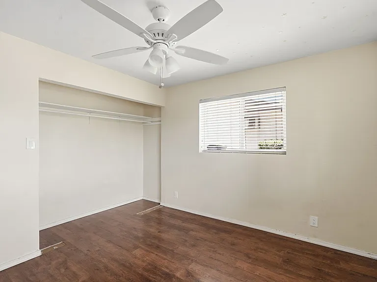 742 E Sierra Vista Dr — Photo 23