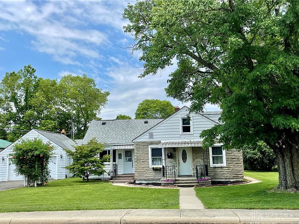1st image of 52 Maple St