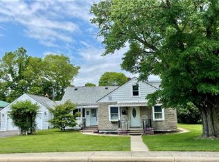52 Maple St, Farmersville, OH 45325