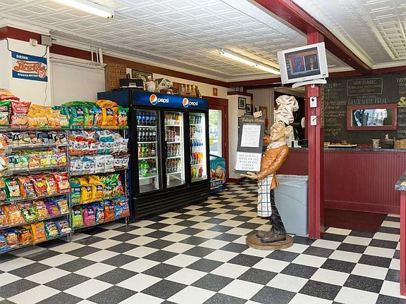 4th image of 3281 Franklin Ave