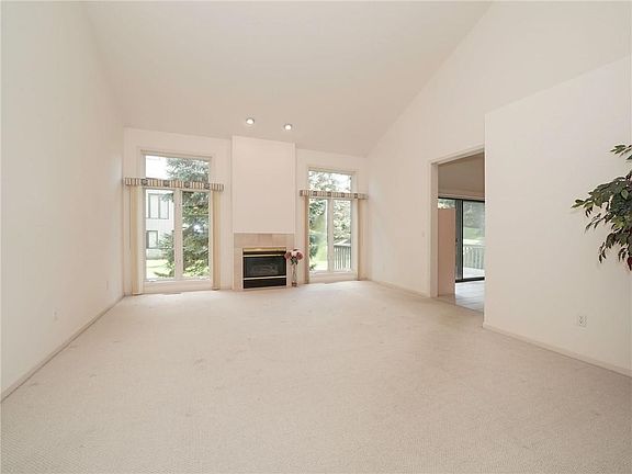 4th image of 7 Dartmouth Ct #Pvt