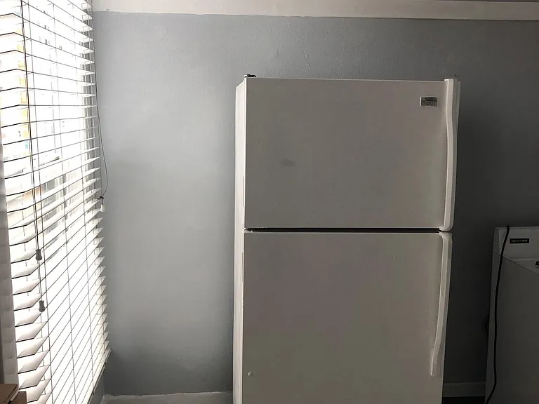 425 University Ave #8 — Photo 7