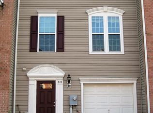 810 Blossom Dr, Hanover, PA 17331