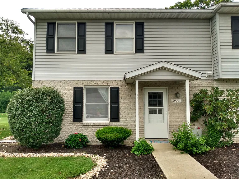 2860 Fillmore Dr — Photo 1