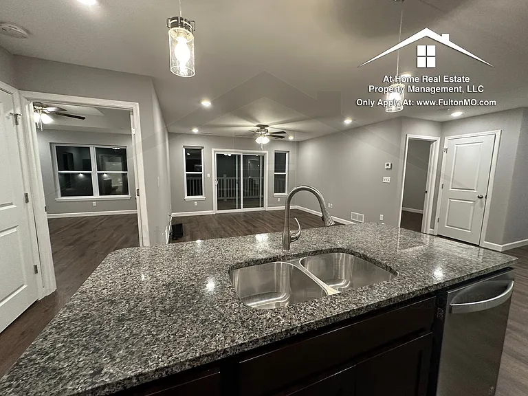 2620 N Bluff St #203 — Photo 1