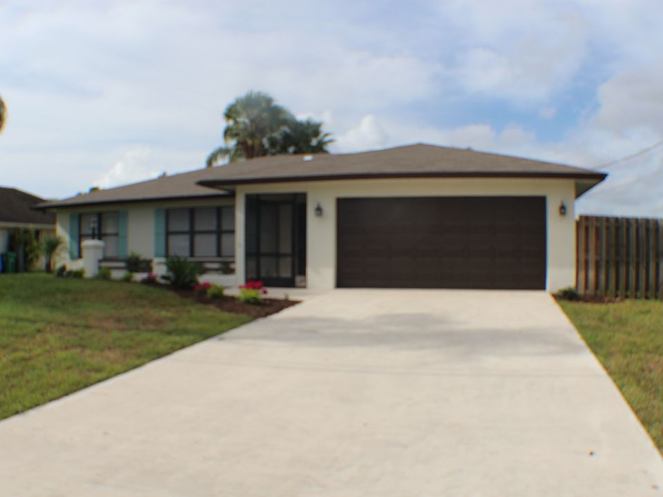 1st image of 244 Sw Essex Drive
