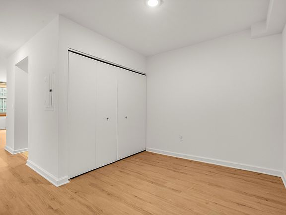 5th image of 35 W 33rd St #9EE