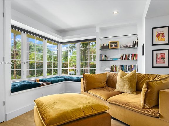 2nd image of 1050 Jefferson Ave #13