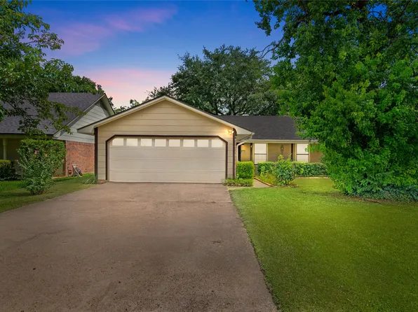 2526 Downs Cir, Bossier City, LA 71111