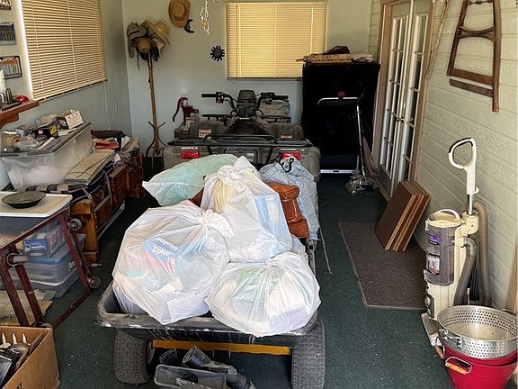 3rd image of 10369 Fairlane Rd