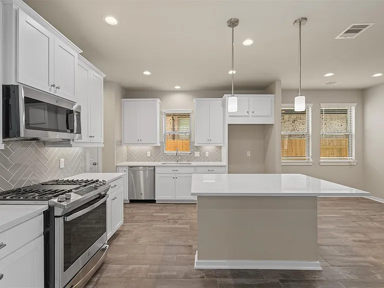 7026 Coneflower Creek Ct — Photo 9