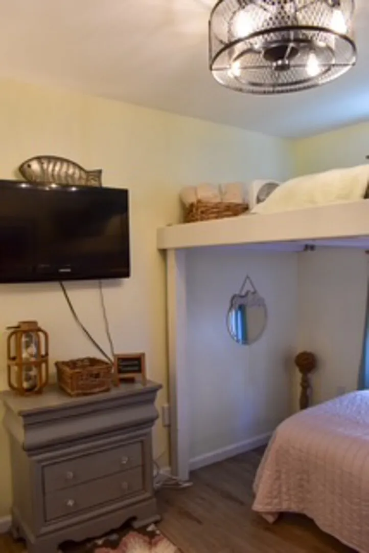 Cozy Cottage By The Beach-Pet Friendly — Photo 2