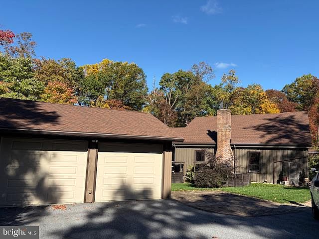 1st image of 544 Hemlock Ln