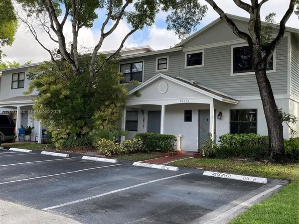 10537 NW 8th St, Hollywood, FL 33026