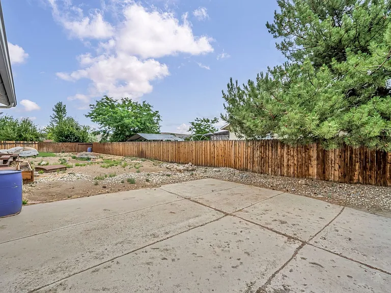 17575 Parrot Dr — Photo 41