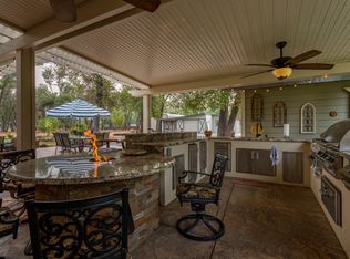 5060 Woodview Dr, Redding, CA 96002