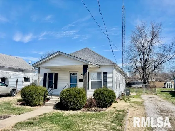 922 N Noble St, Virden, IL 62690
