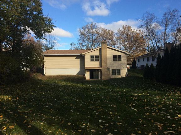 3rd image of 840 Parkway Dr NE