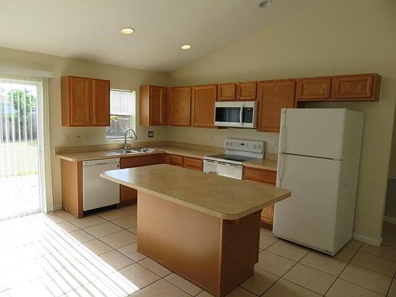 5th image of 3067 SW Lucerne St